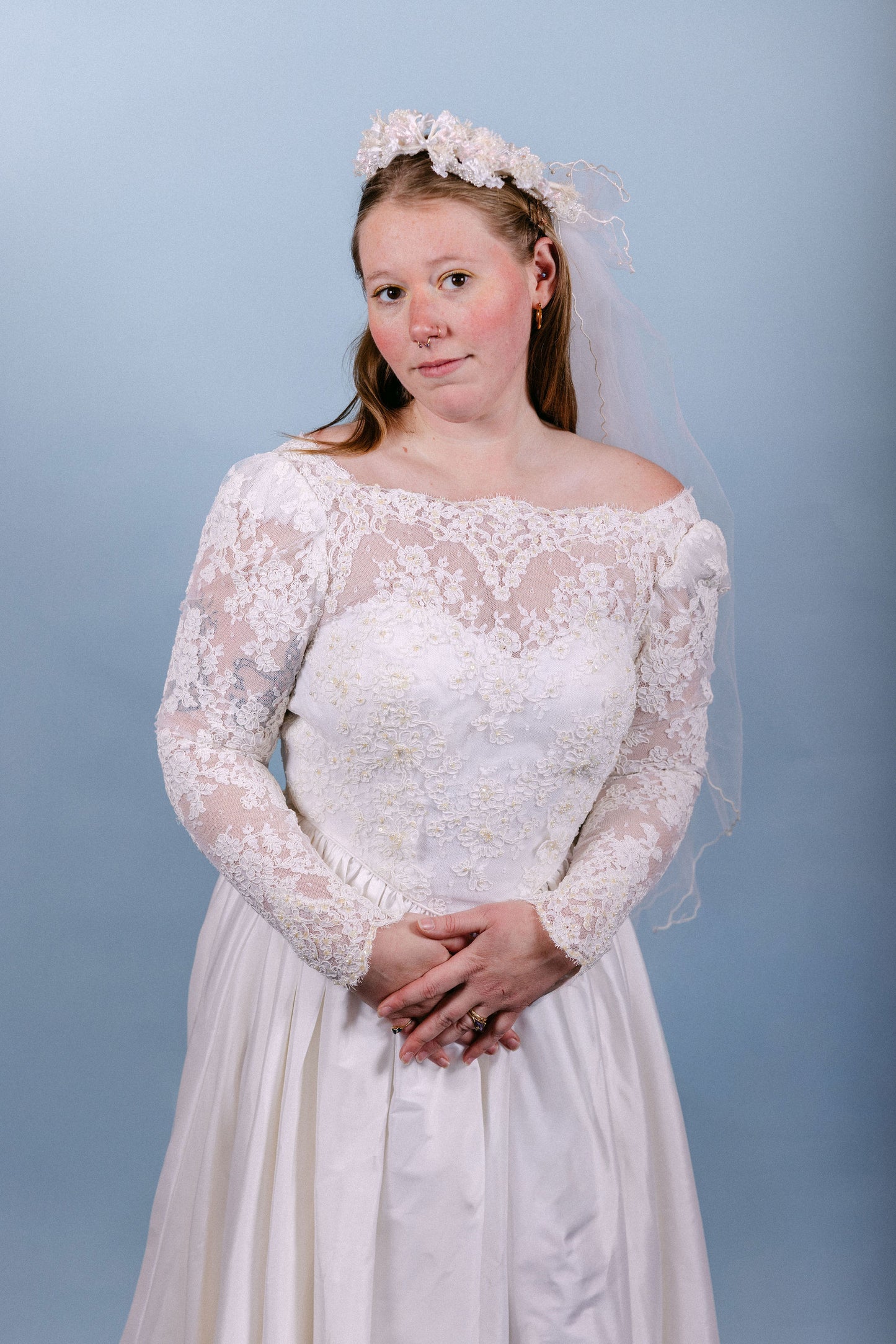 Cinda: 1986 Basque Waist A-Line Gown, Lace LS & Bow (comes with veil)