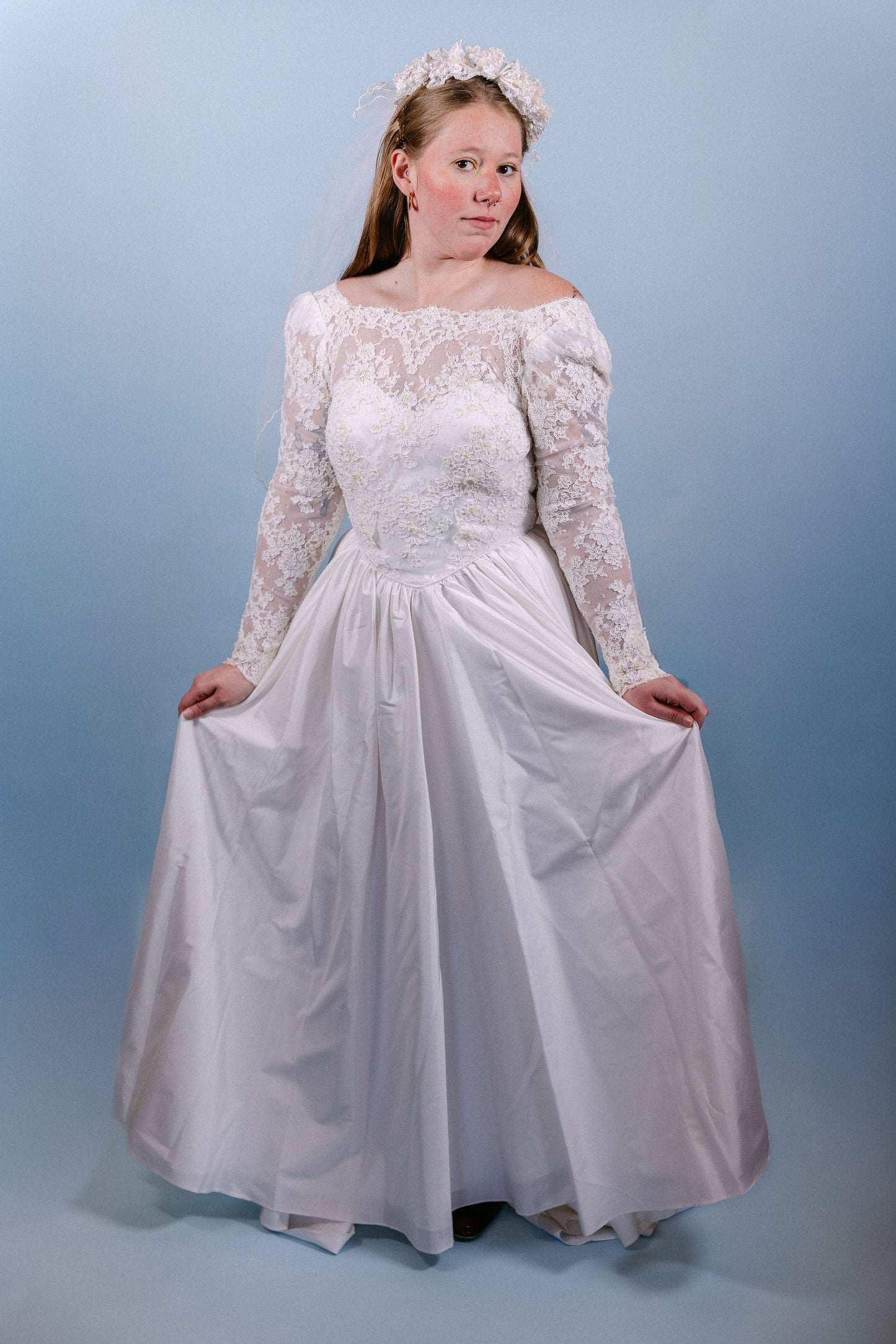 Cinda: 1986 Basque Waist A-Line Gown, Lace LS & Bow (comes with veil)