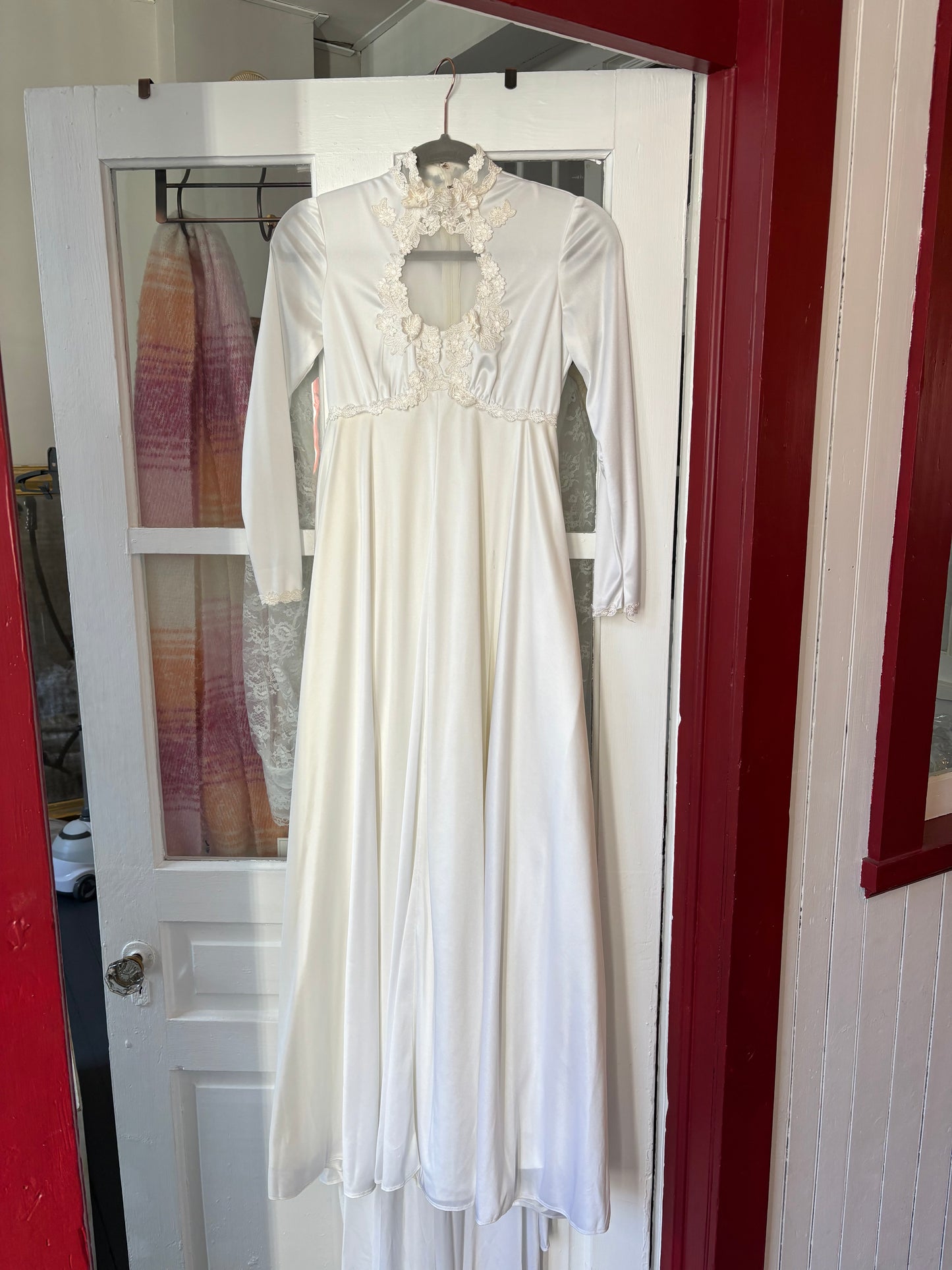 Faye: 1979 LS Gown with Peekaboo Circular Neckline & Florals