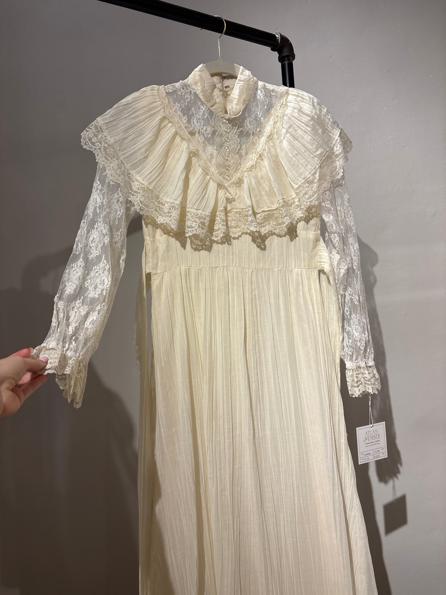 Leona: 1970s Gauze & Lace Ruffle Collar Dress