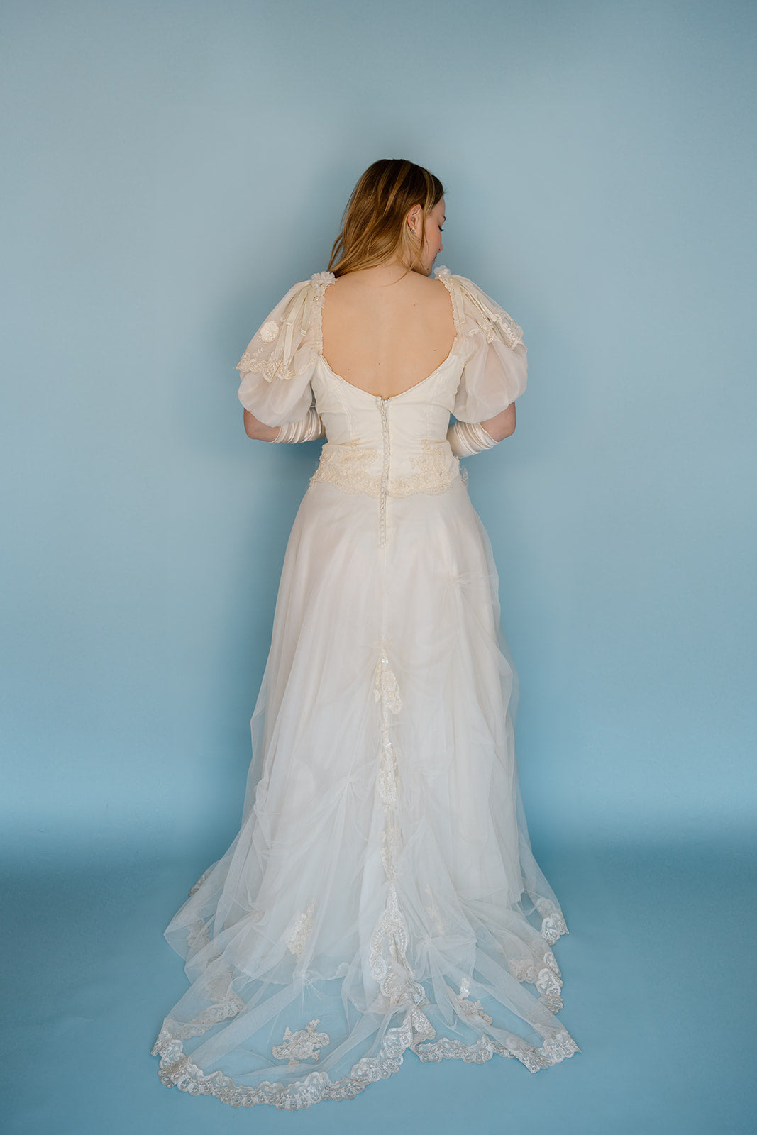 Charlotte: ivory, short sleeved with pick-ups and gloves