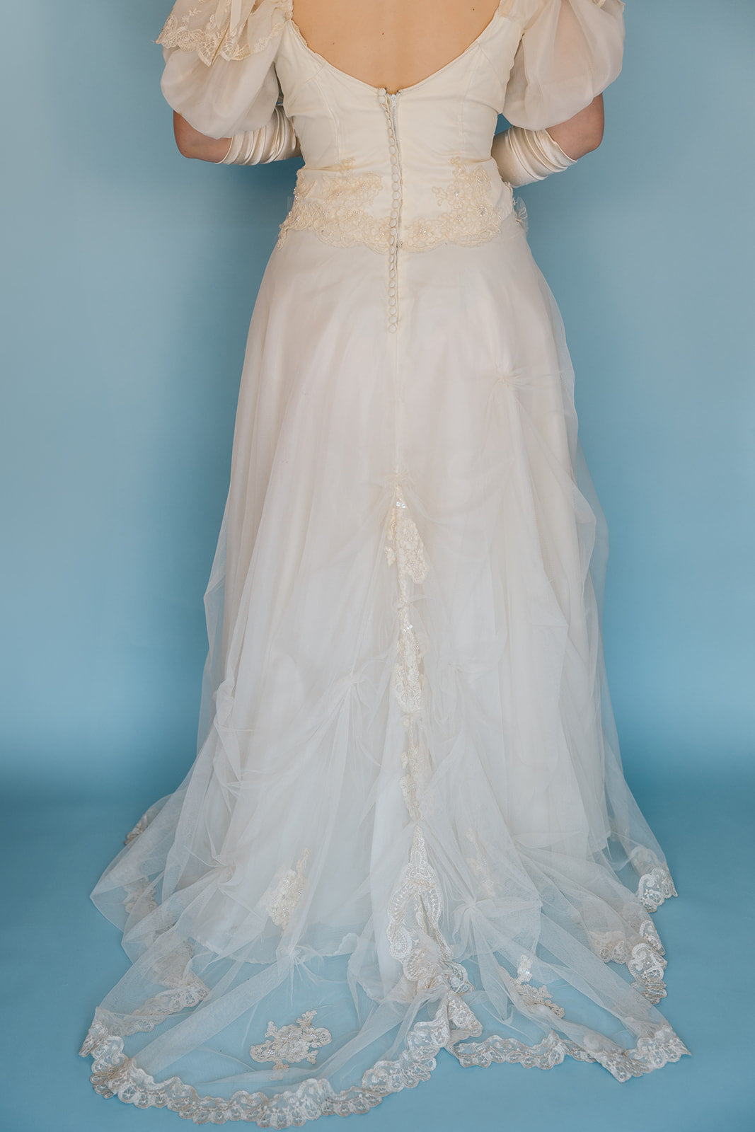 Charlotte: ivory, short sleeved with pick-ups and gloves