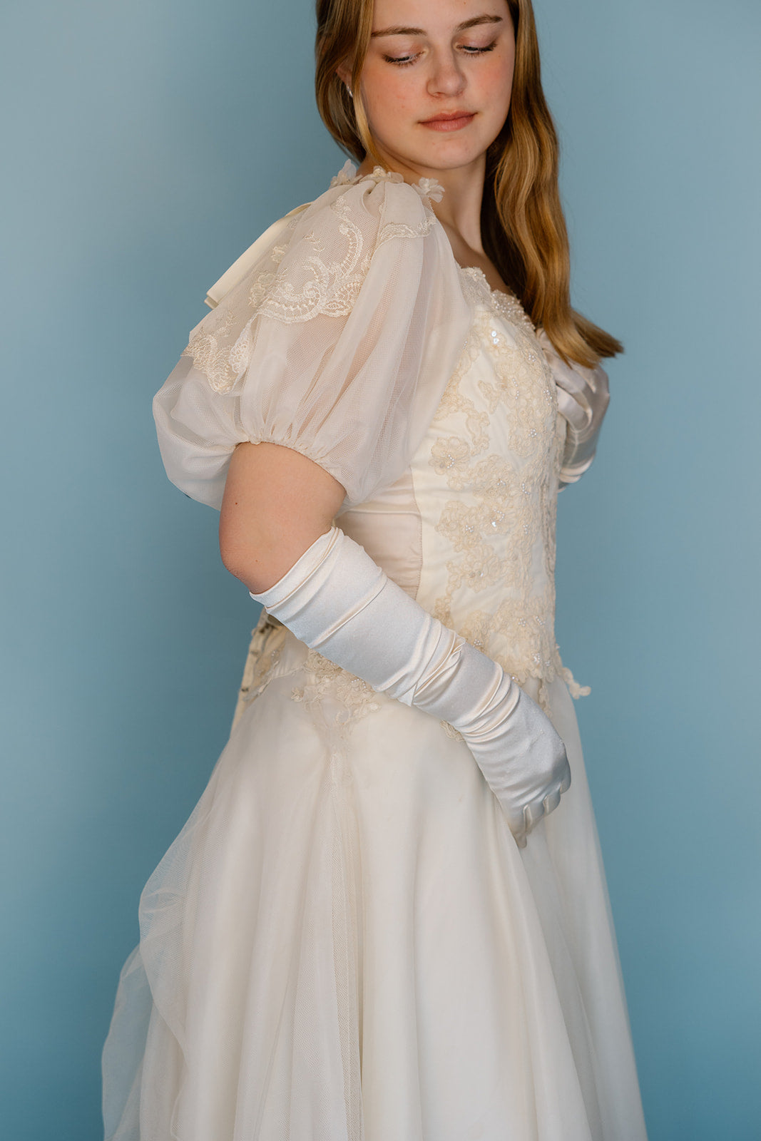 Charlotte: ivory, short sleeved with pick-ups and gloves