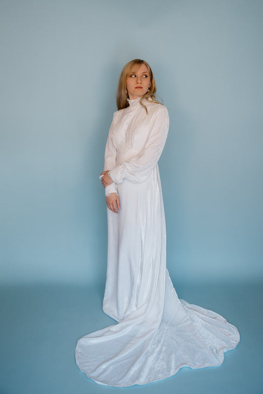 Morgan: 1970s velvet long sleeve gown