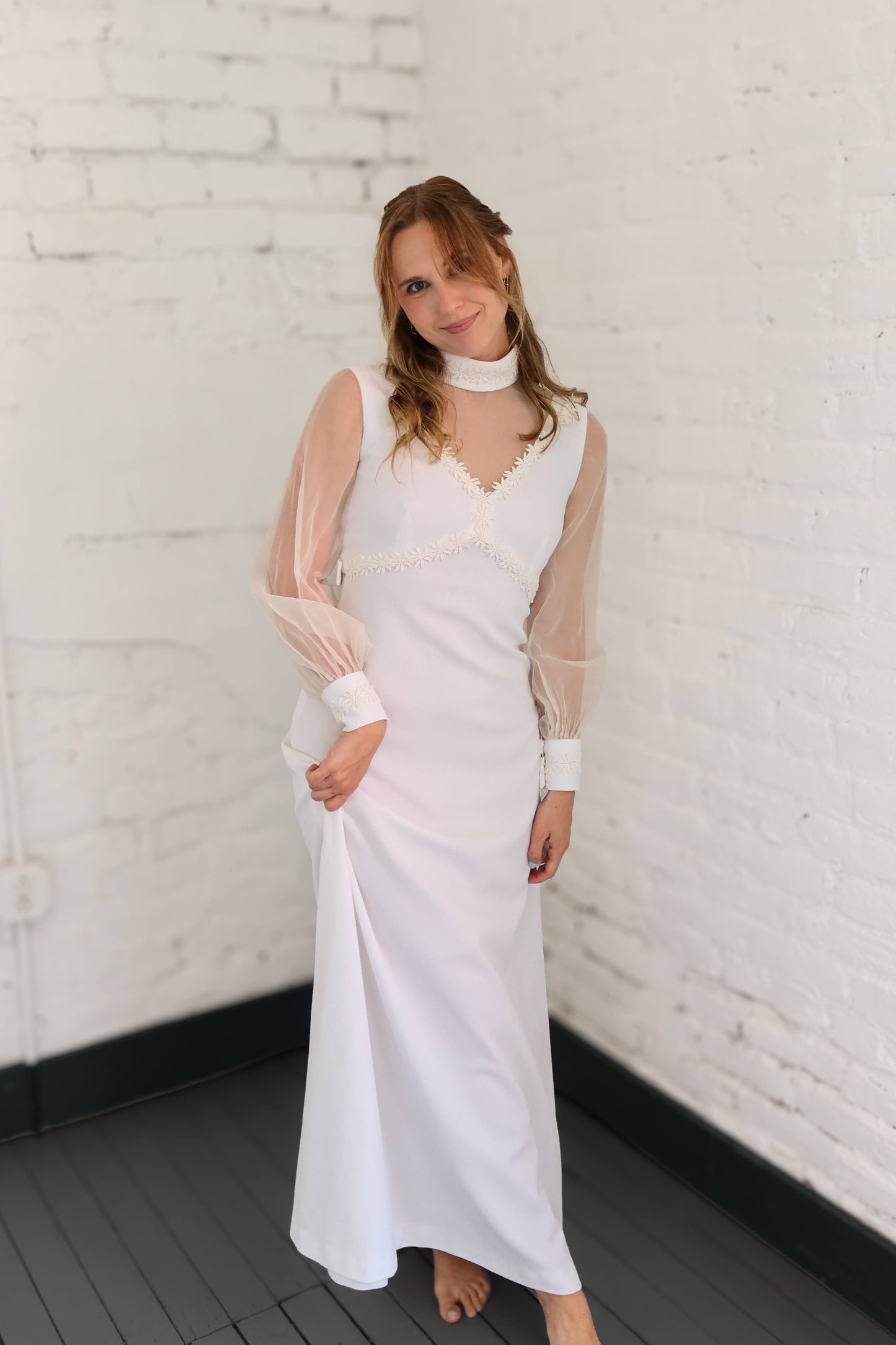Angel: 1970s 3pc Set: Dress, Train, Veil with Daisies